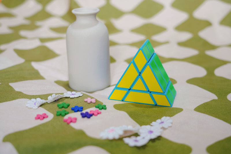 ZePuzzles J2 Triangular Prism