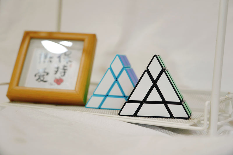 ZePuzzles J2 Triangular Prism